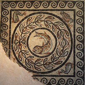 Lyon, Region Auvergne, Rhone Alpes, Departement du Rhone. 69000 Mosaique de Choulans, entdeckt 1967. Darstellung eines Fisches