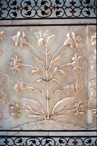 Marmorrelief einer stilisierten Lilie, Taj Mahal, Agra, Indien, 17. Jahrhundert von Unbekannt