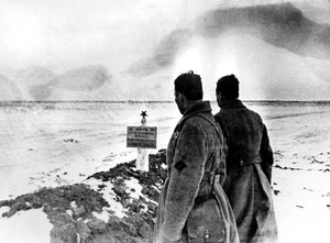 Massengrab russischer Soldaten, Stalingrad-Front, Russland, Januar 1943 von Unbekannt