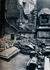 Meisterhaus: mit Grabstein zur Erinnerung an Oliver Goldsmith, 1941 von Unbekannt