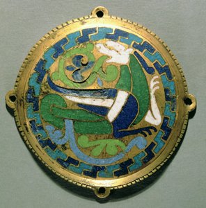 Medallion, das einen Drachen darstellt, Französisch, aus Conques