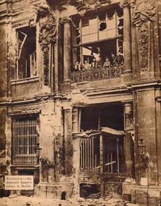 Mitglieder der Volksmarinedivision auf dem Balkon des Stadtschlosses, Dezember 1918, 1918, 193