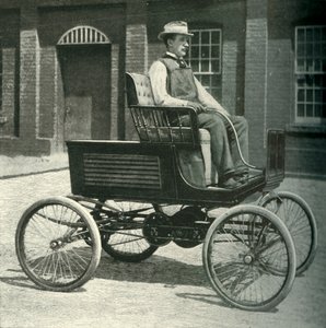 Automobil mit der neuen Speicherbatterie ausgestattet, 1902
