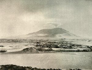 Mount Erebus im Ausbruch am 14. Juni 1908, 1909