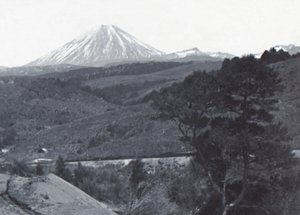 Mount Ngauruhoe, spätes 19. - frühes 20. Jahrhundert von Unbekannt