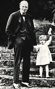 Mr. Churchill mit seiner Tochter, 1924, 1945 von Unbekannt
