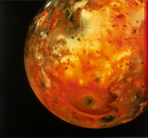 Fast vollständige Ansicht von Io, einem der Monde des Jupiter, 1979