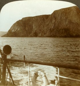 Nordkap - vom Westen - Land der Mitternachtssonne, nahe Mitternacht, N. Norwegen, um 1905 von Unbekannt