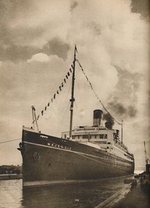 Eines der größten Schiffe der Welt, die Majestic, im Besitz der Cunard White Star Line, 1936 von Unbekannt