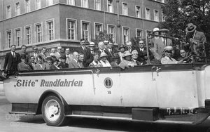 Offener Personentransporter, um 1920er von Unbekannt