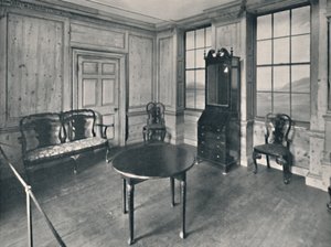 Vertäfelter Raum, um 1740, mit Möbeln meist aus der Queen-Anne-Zeit, 1927