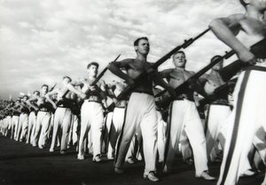 Parade der jungen Kommunisten, Moskau, UdSSR, 1930er Jahre von Unbekannt