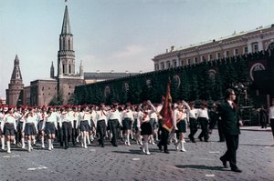 Parade der Jungen Pioniere, Roter Platz, Moskau, 1972 von Unbekannt