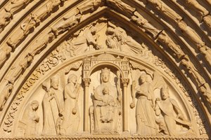 Notre-Dame-Kathedrale von Paris, Westflügel: Tympanon des Heiligen Annentors, Paris, Frankreich von Unbekannt