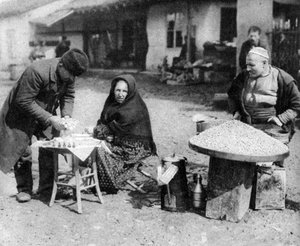 Erdnuss- und Duftverkäufer, Sofia, Bulgarien, ca. 1923 von Unbekannt
