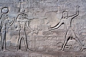 Pharao schlägt seine Feinde, Tempel von Khnum, ptolemäische und römische Perioden