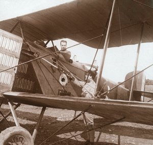Pilot im Doppeldecker, ca. 1914-1918 von Unbekannt