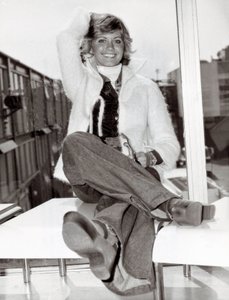 Porträt der australischen Sängerin und Komikerin Olivia Newton John (geb. 1949), London, 23.05.1975 (s/w Foto)