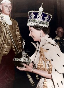 Königin Elizabeth II. kehrt nach ihrer Krönung zum Buckingham Palace zurück, 1953