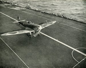 RAF Spitfire auf dem Deck eines Flugzeugträgers auf dem Weg nach Malta, Zweiter Weltkrieg, 1942 1944