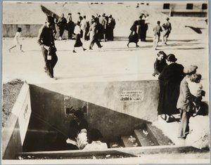Rote Luftschutzbunker helfen, rote Luftangriffe zu bekämpfen, Castellón von Unbekannt