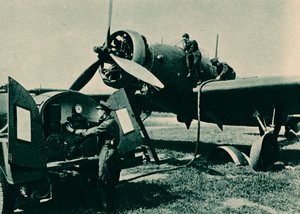 Betankung eines Wellesley-Bombers