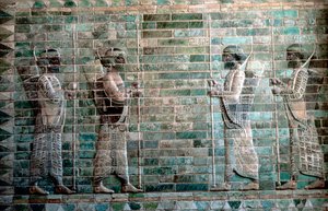 Relief mit Bogenschützen der persischen Königsgarde, Palast von Darius I., Susa, ca. 500 v. Chr. von Unbekannt