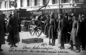 Revolutionäre Barrikaden auf dem Liteyny Prospekt, Petrograd, Russland, 27. Februar 1917 von Unbekannt