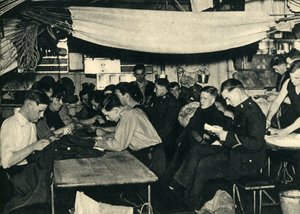 Royal Marines auf ihrem Speisesaal an Bord eines Schiffes, Zweiter Weltkrieg, ca. 1939-1943