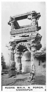 Rudra Mala, Nordportal, Siddhapur, Indien, ca. 1925 von Unbekannt