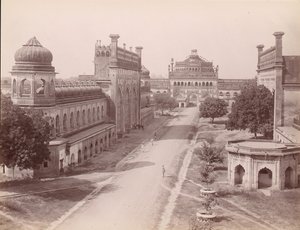 Rumi Darwaza und Tor des Bara Imambara mit 
