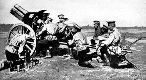 Russische Haubitze beim Übungsschießen, Erster Weltkrieg, 1914