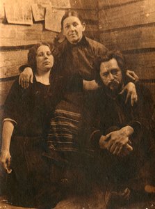 Russischer Autor Leonid Andrejew mit seiner Mutter und Schwester von Unbekannt