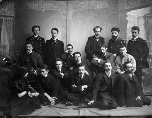 Russischer Autor und Dichter Andrei Bely mit symbolistischen Autoren, 1907 von Unbekannt