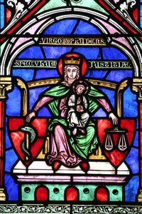 Saint Fargeau Kirche. Glasfenster. Jungfrau Maria und das Jesuskind. Frankreich von Unbekannt