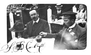 Samuel Franklin Cody, der Kamera zugewandt von Unbekannt