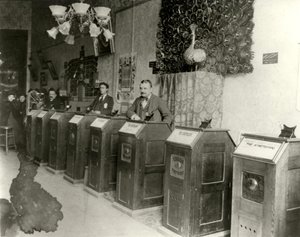 San Francisco Salon mit Kinetoskopen, 1894-1895 von Unbekannt