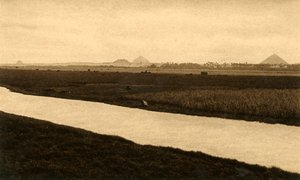 Saqqara - Die Pyramiden von Dashur, ca. 1918-1939 von Unbekannt