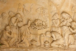 Skulptur, die die Priester des Baal (Ba