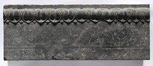 Abschnitt einer Sargplattform: Horizontales Panel, 550-577