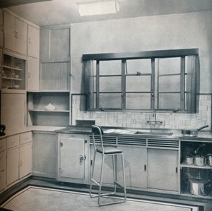 Abschnitt einer kleinen Küche, entworfen von Mrs. Darcy Braddell, 1935 von Unbekannt