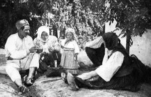 Serbische Familie erzählt die Geschichte der Vertreibung der Österreicher aus Bosnien, Erster Weltkrieg, 1914 von Unbekannt
