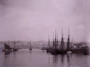 Schiffe im Hafen von Plymouth in Devon von Unbekannt