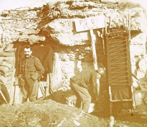 Soldaten in den vordersten Schützengräben