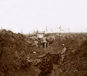 Soldaten in den Schützengräben, Massiges, Nordfrankreich