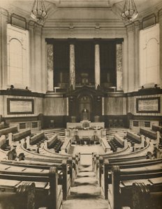 Prächtiger Saal für die Beratungen der Mitglieder des London County Council, ca. 1935