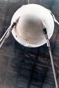 Sputnik 1, russischer Satellit, 1957 von Unbekannt