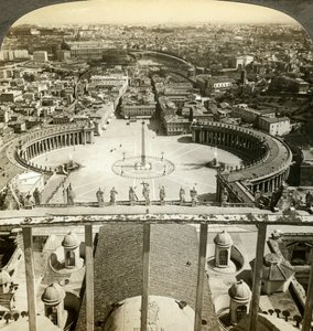 Petersplatz von der Kuppel des Petersdoms, Rom, Italien