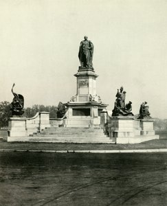Statue von Lord Curzon am Eingang zur Victoria Memorial Hall, 1925