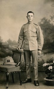 Studio-Porträt eines Soldaten der C-Kompanie, 2. Bataillon des Königsregiments, Irak von Unbekannt